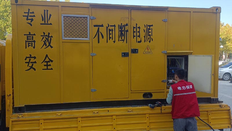 靖远柴油发电机组和UPS电源配合使用时，如何避免切换过程中的电力中断？